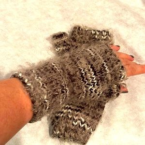 Fingerless mits